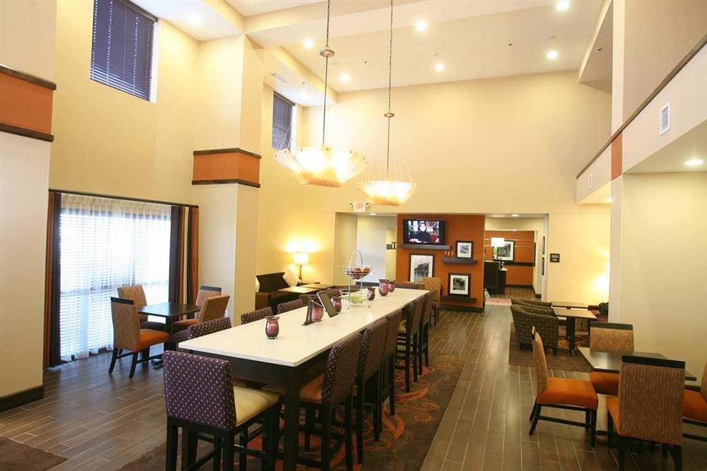 Hampton Inn&Suites Fargo Medical Center Restaurante foto