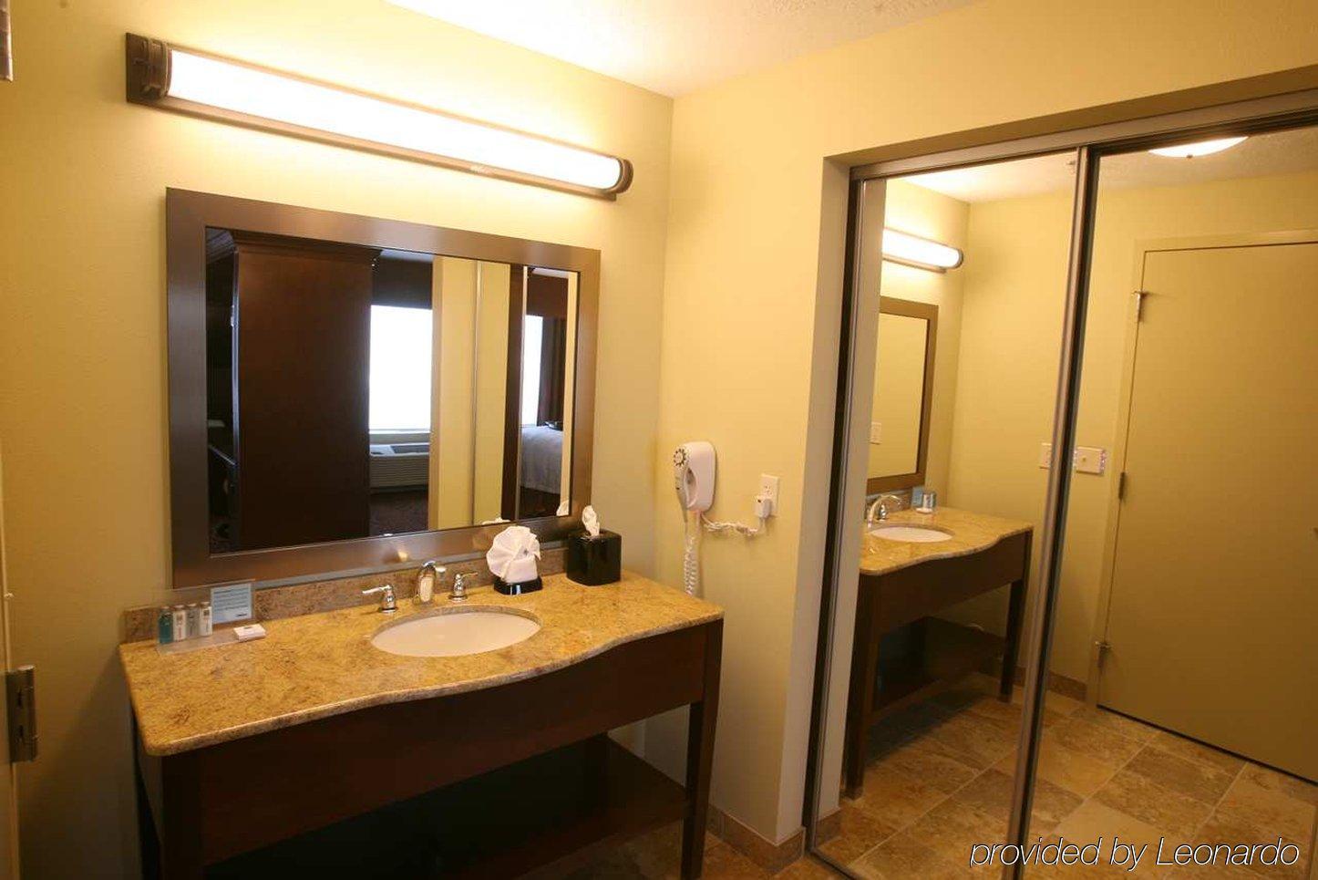 Hampton Inn&Suites Fargo Medical Center Habitación foto